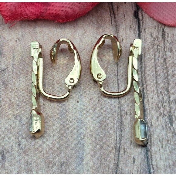 Gold Tone Drop Chain Crystal Clip On Earrings Dainty Minimalist .75" Fancy - Picture 8 of 9